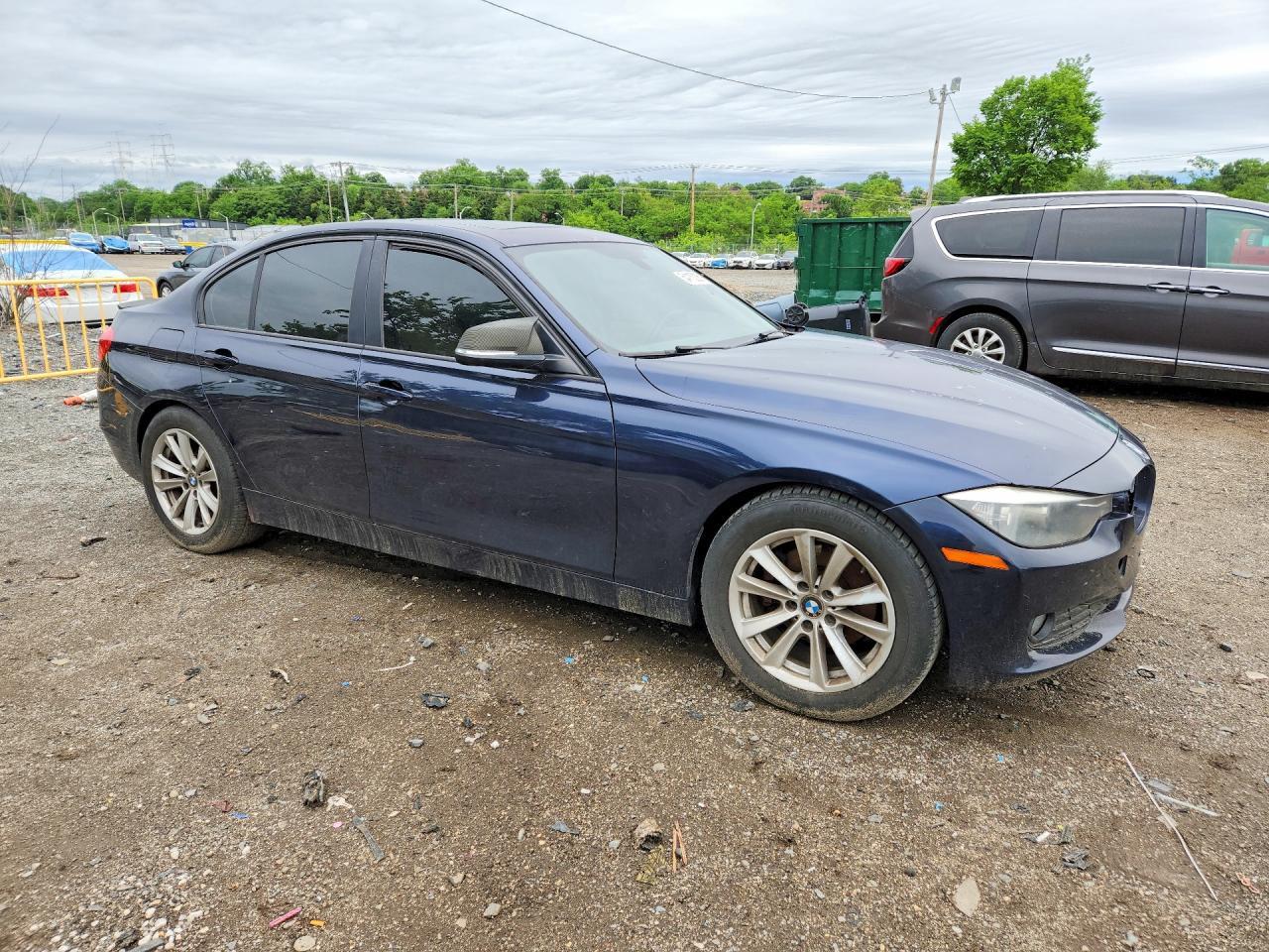 2014 BMW 320 I - zdjęcie 4