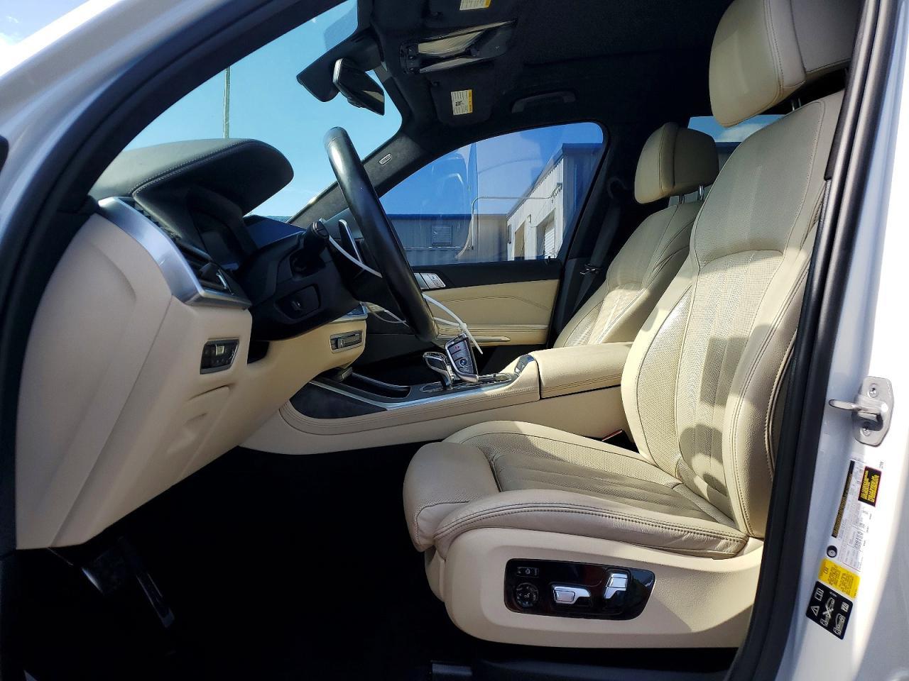 2021 BMW X7 xDrive40I - zdjęcie 7