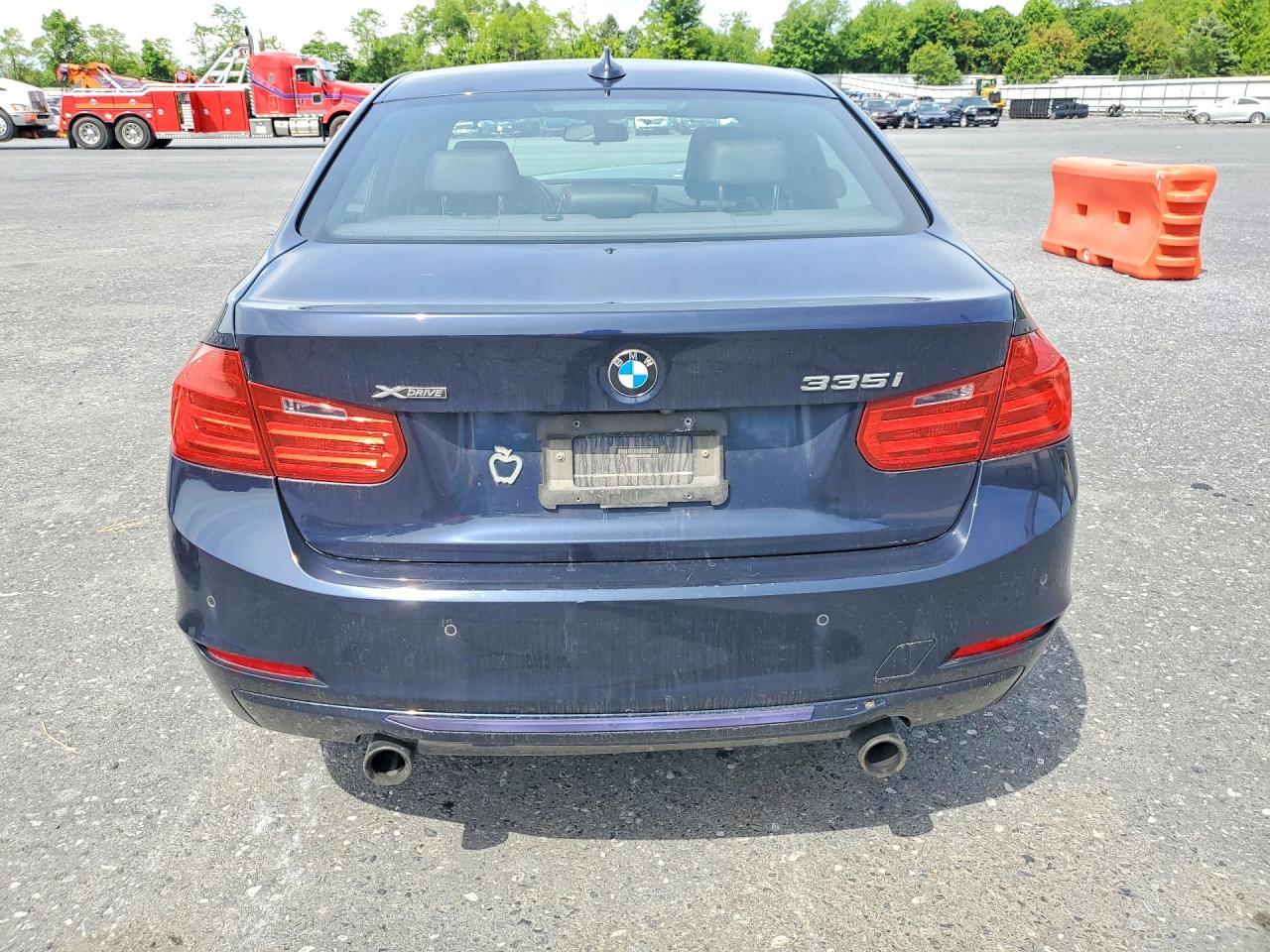 2014 BMW 335 Xi - zdjęcie 6