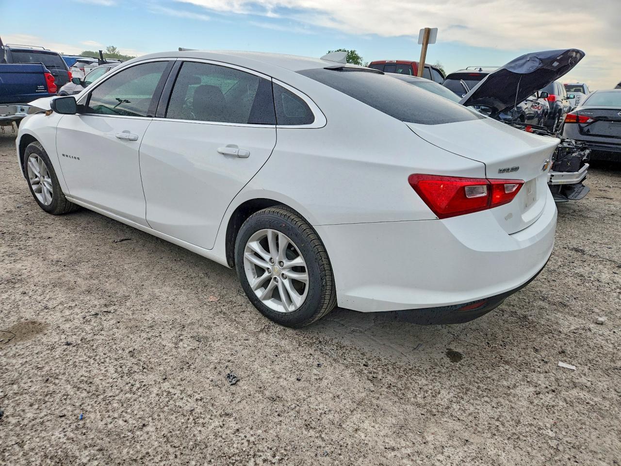 2017 Chevrolet Malibu Lt - zdjęcie 2