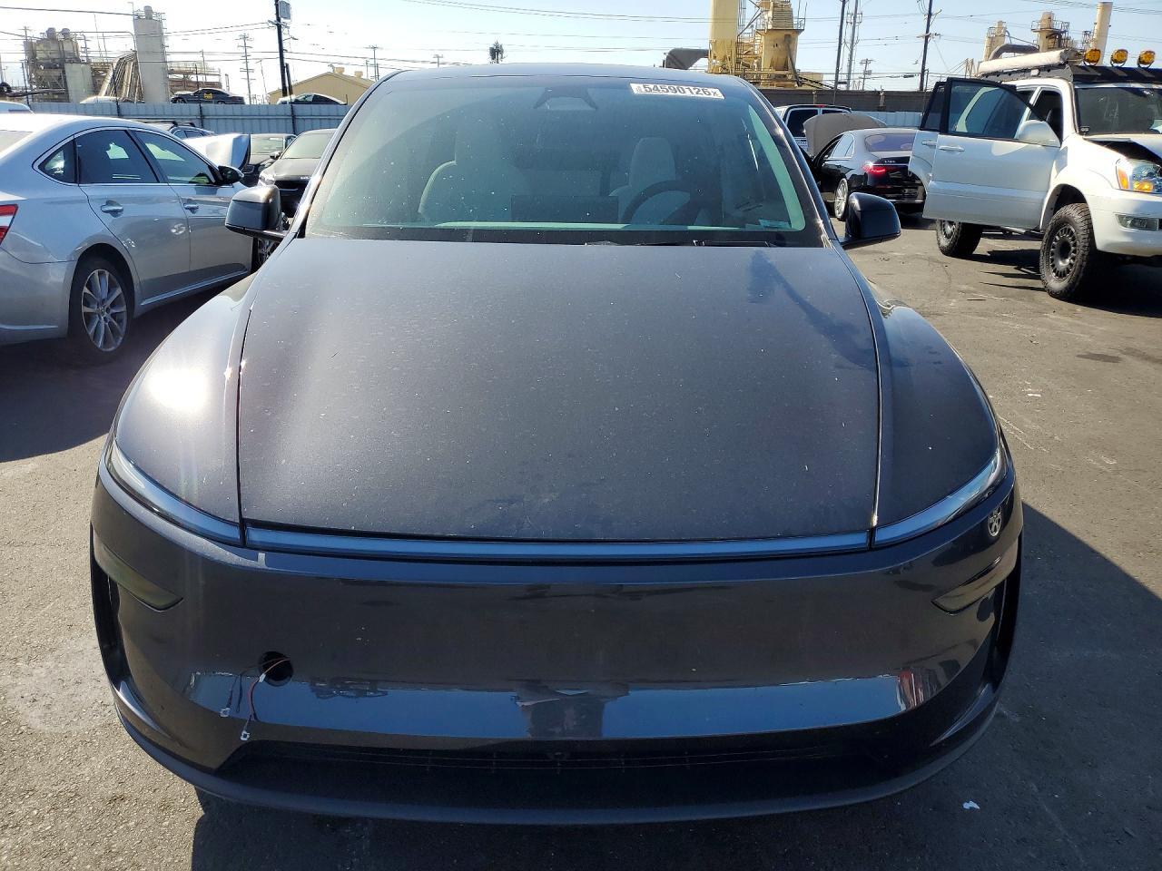 2026 Tesla Model Y - zdjęcie 5