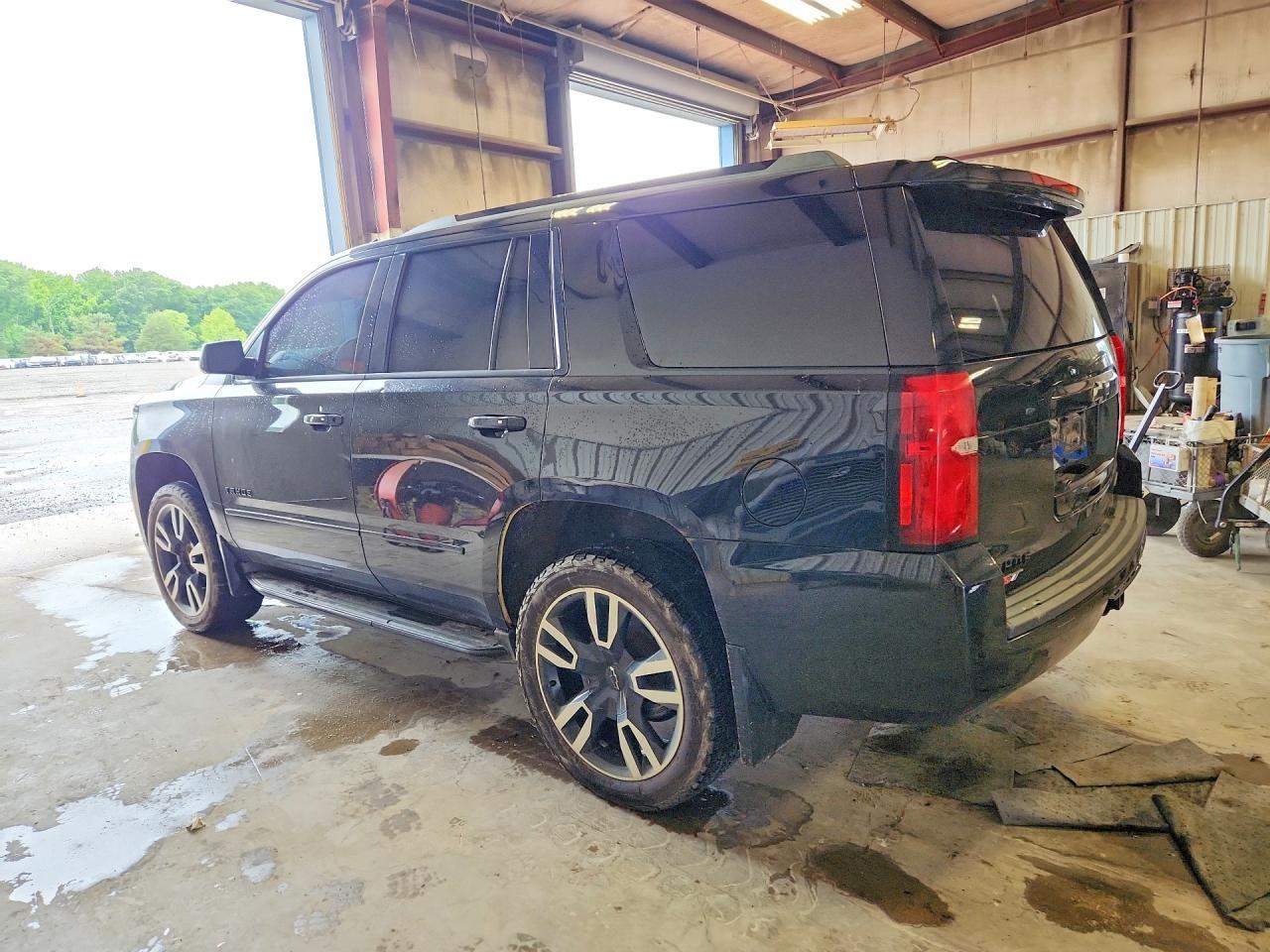 2018 Chevrolet Tahoe K1500 Premier - zdjęcie 2