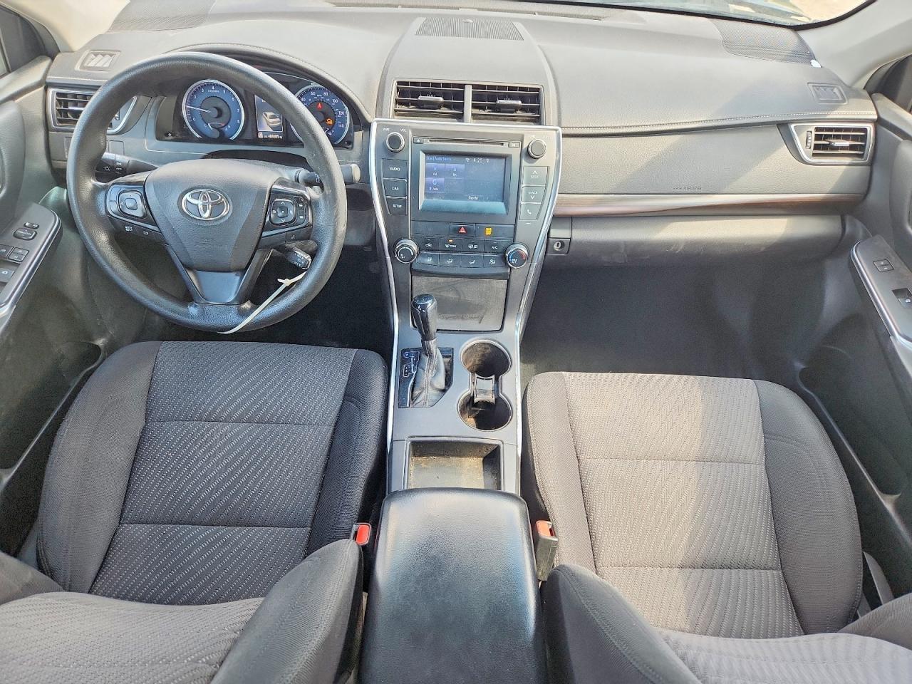 2017 Toyota Camry Le - zdjęcie 8