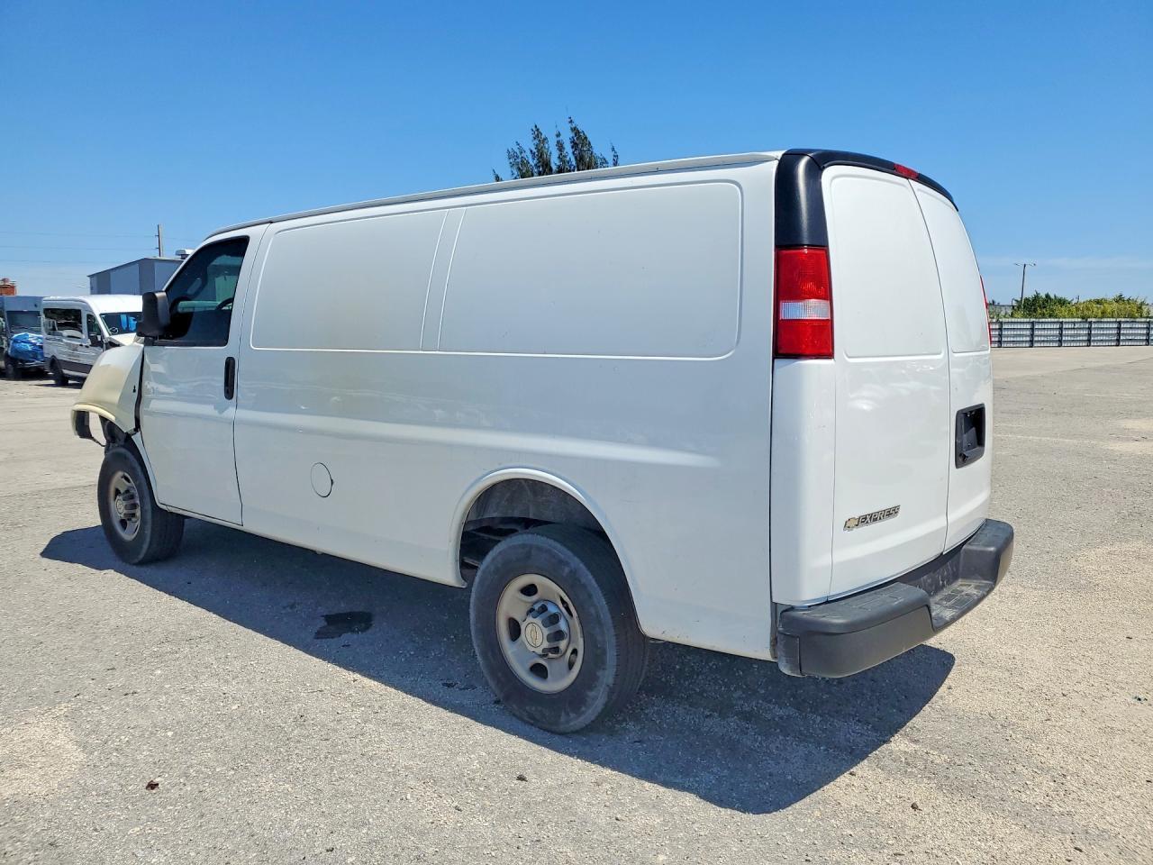 2022 Chevy Express G2500 Cargo - R&D - Prior Fleet - zdjęcie 2