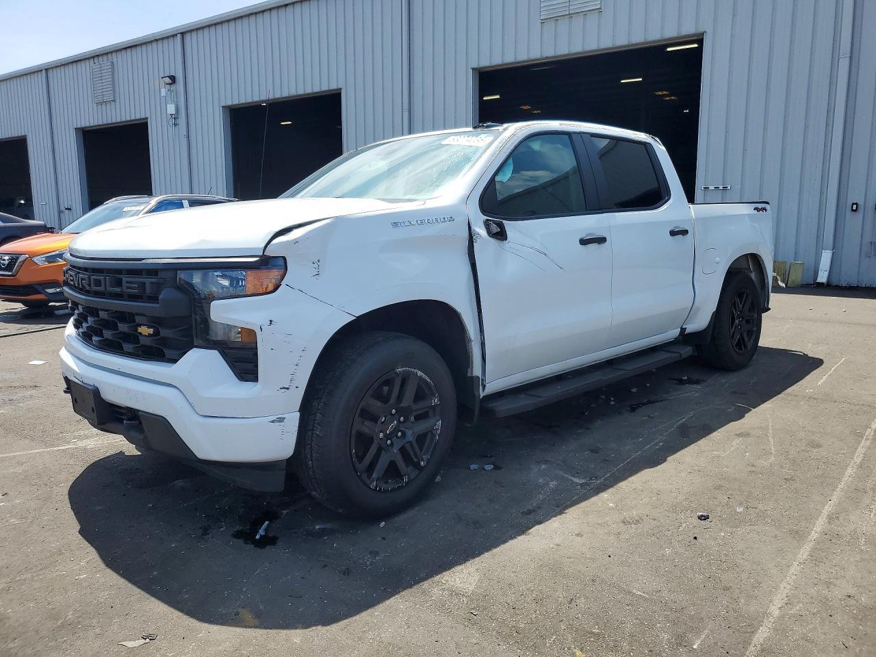 2023 Chevrolet Silverado K1500 Custom - zdjęcie główne