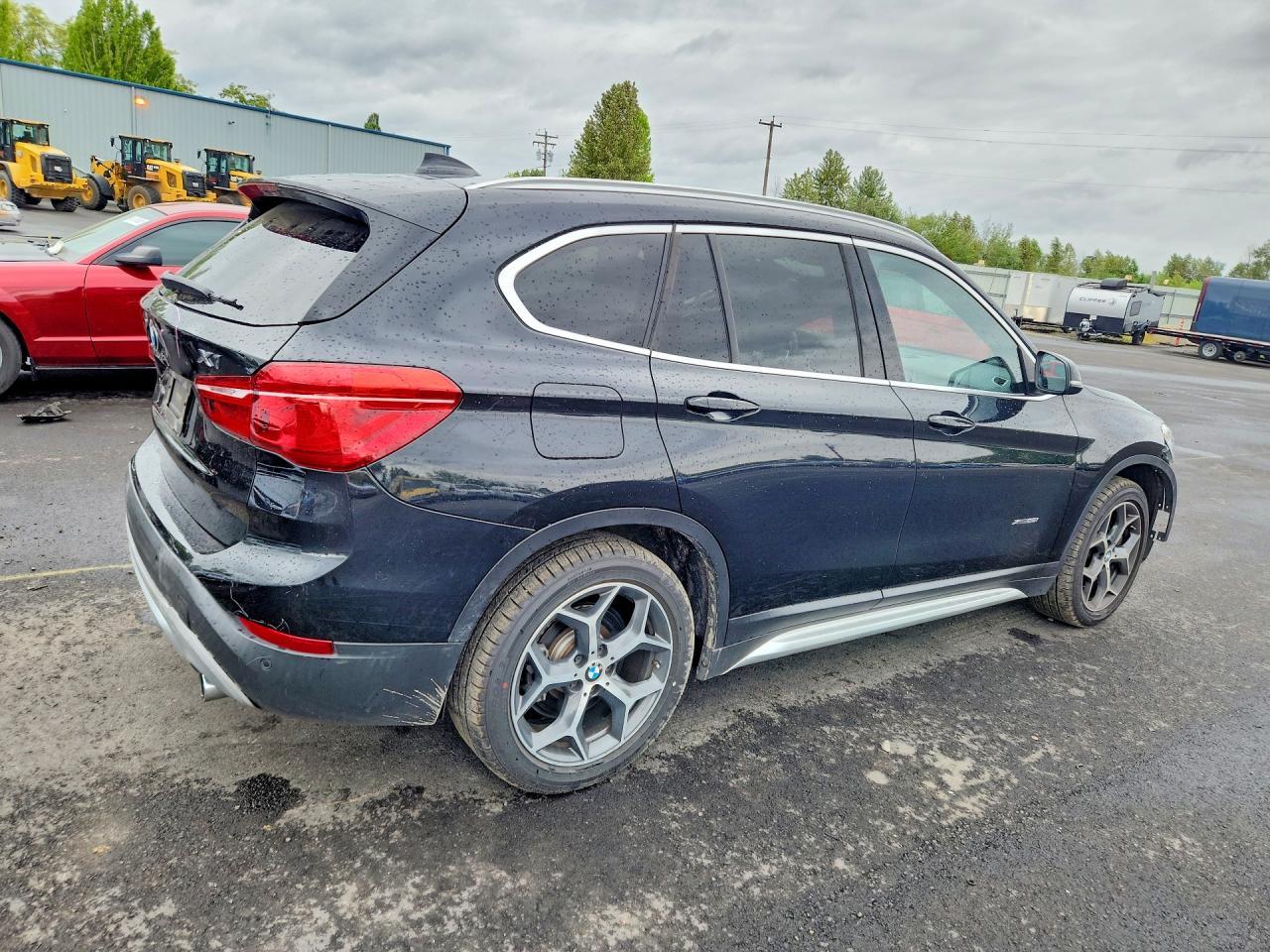 2017 BMW X1 xDrive28I - zdjęcie 3