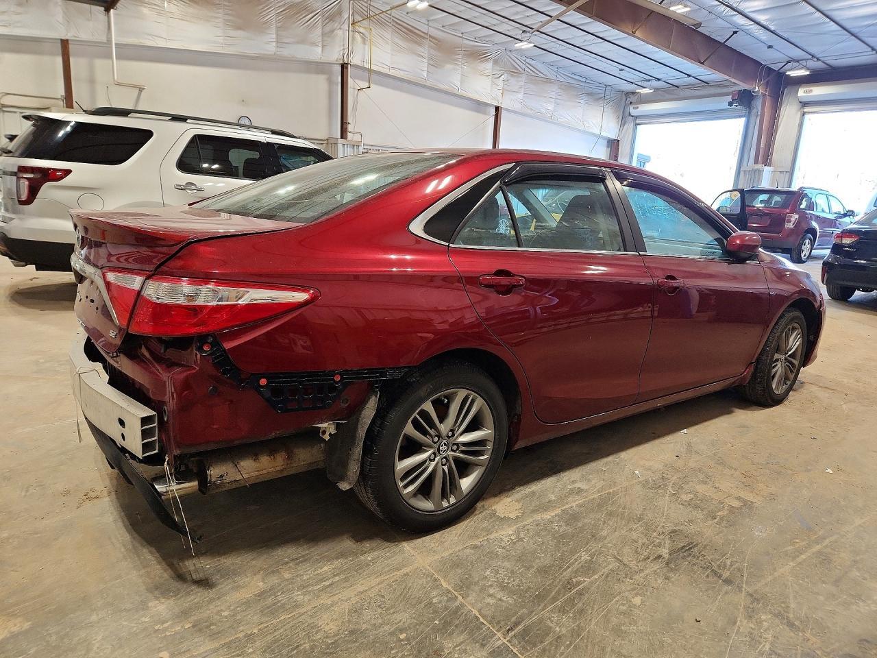 2017 Toyota Camry Le - zdjęcie 3