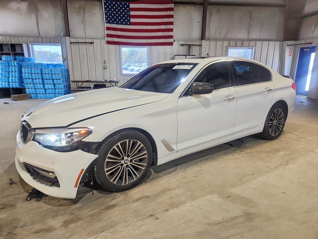 2018 BMW 530 Xi - zdjęcie główne
