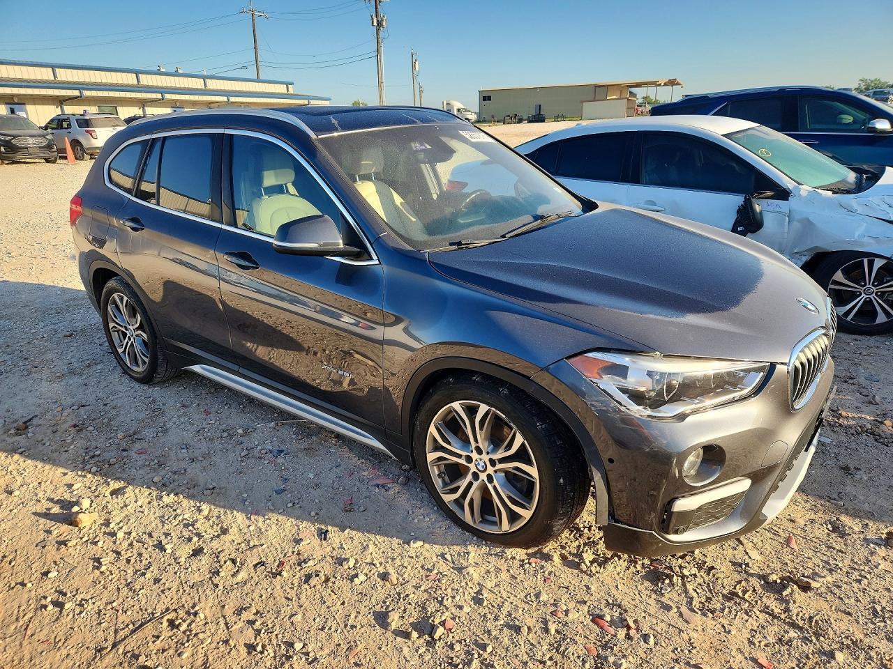 2016 BMW X1 xDrive28I - zdjęcie 4