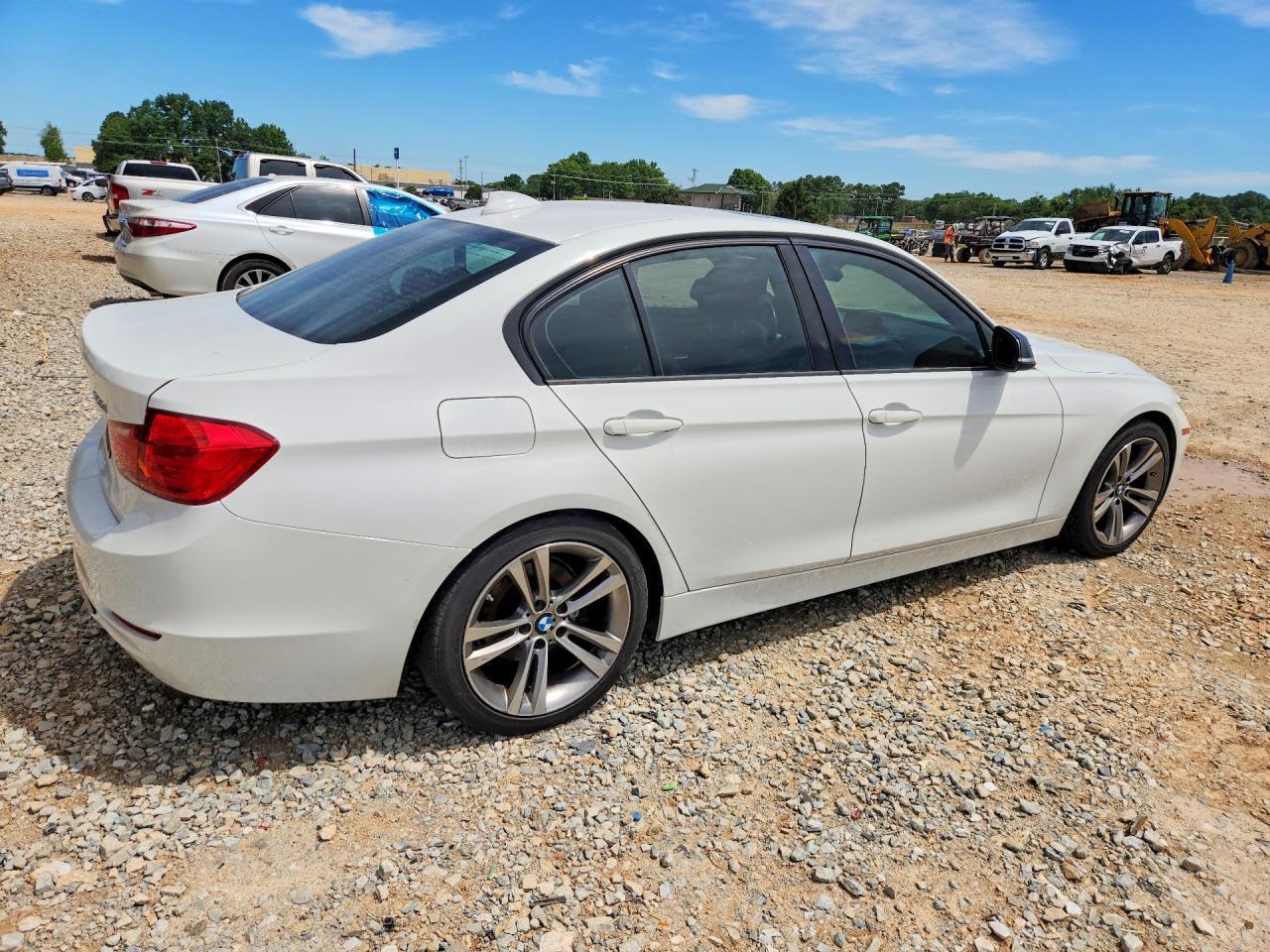 2014 BMW 328 I - zdjęcie 3