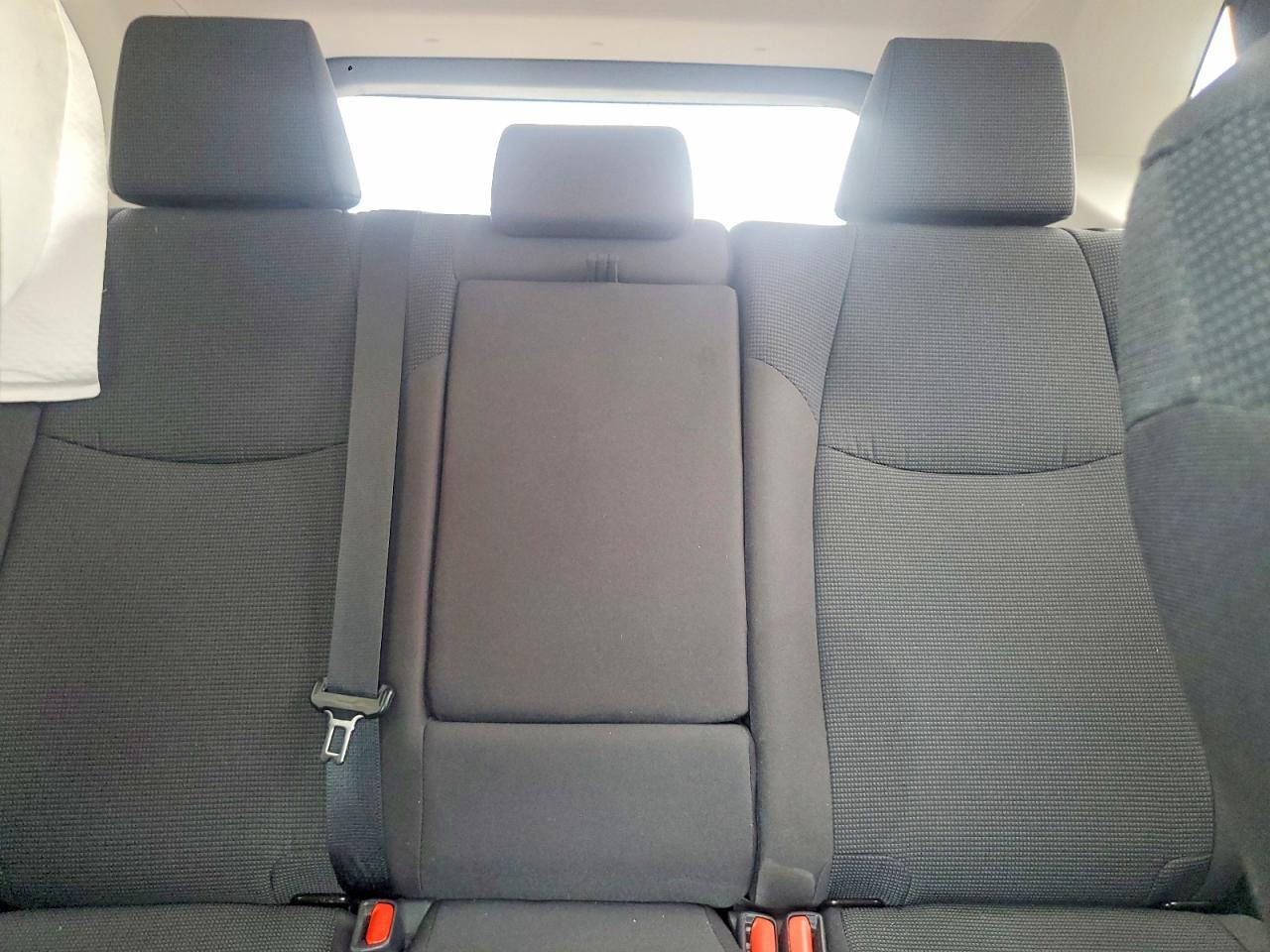 2019 Toyota Rav4 Le - zdjęcie 10
