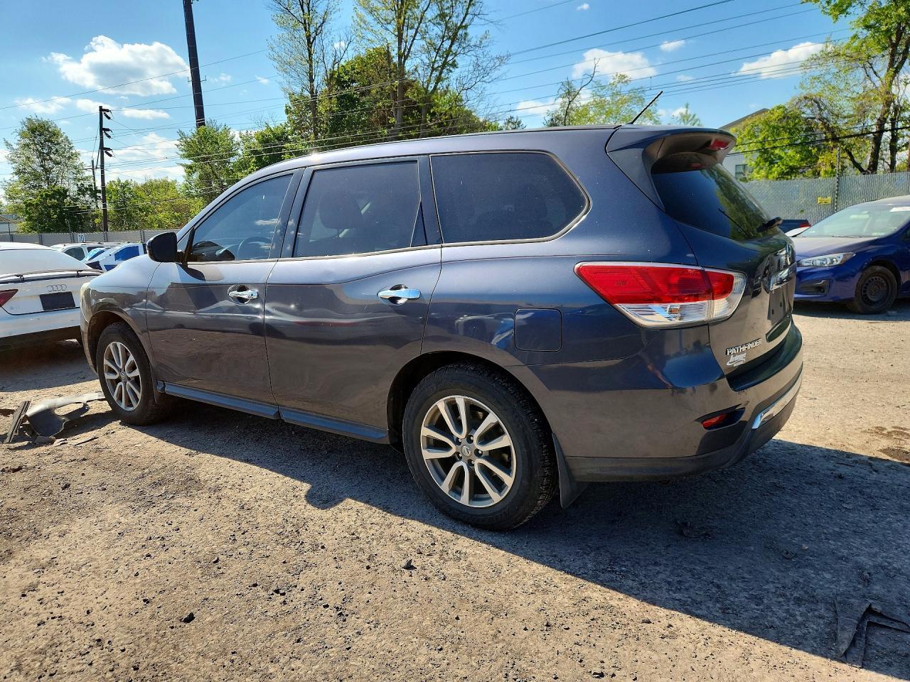 2014 Nissan Pathfinder S - zdjęcie 2