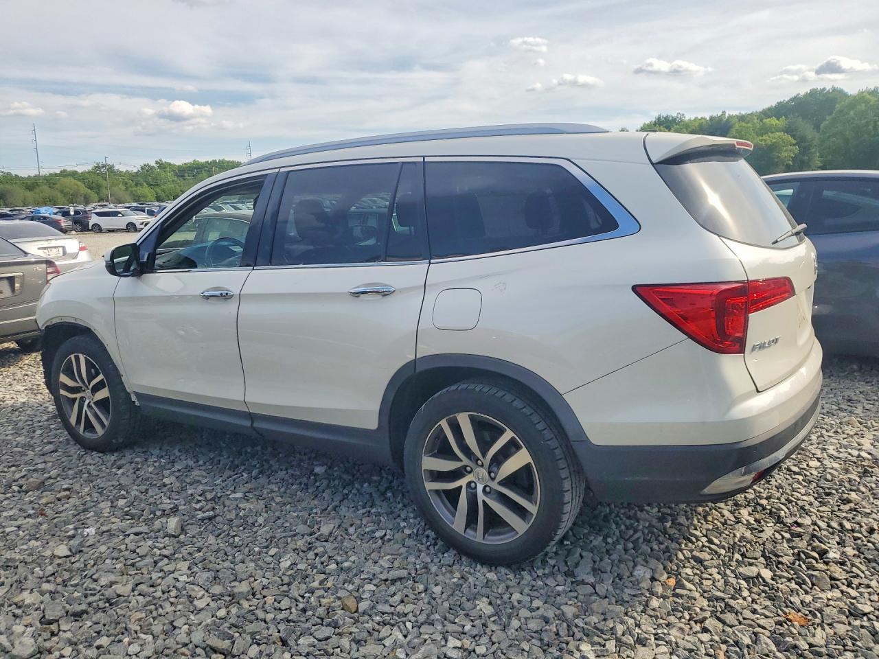 2017 Honda Pilot Touring - zdjęcie 2