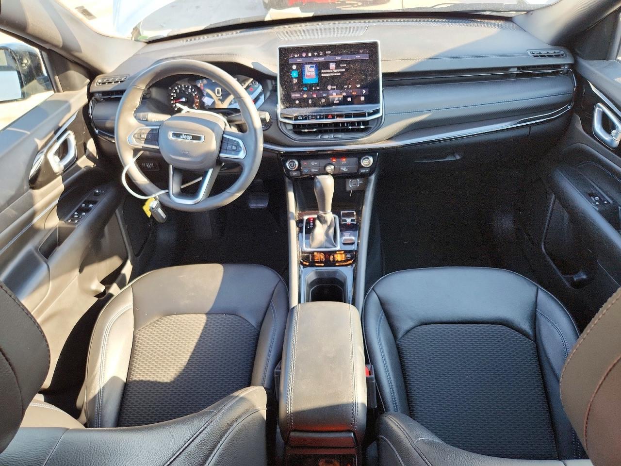 2025 Jeep Compass Latitude - zdjęcie 8