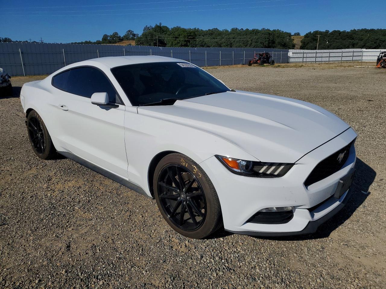 2016 Ford Mustang - zdjęcie 4