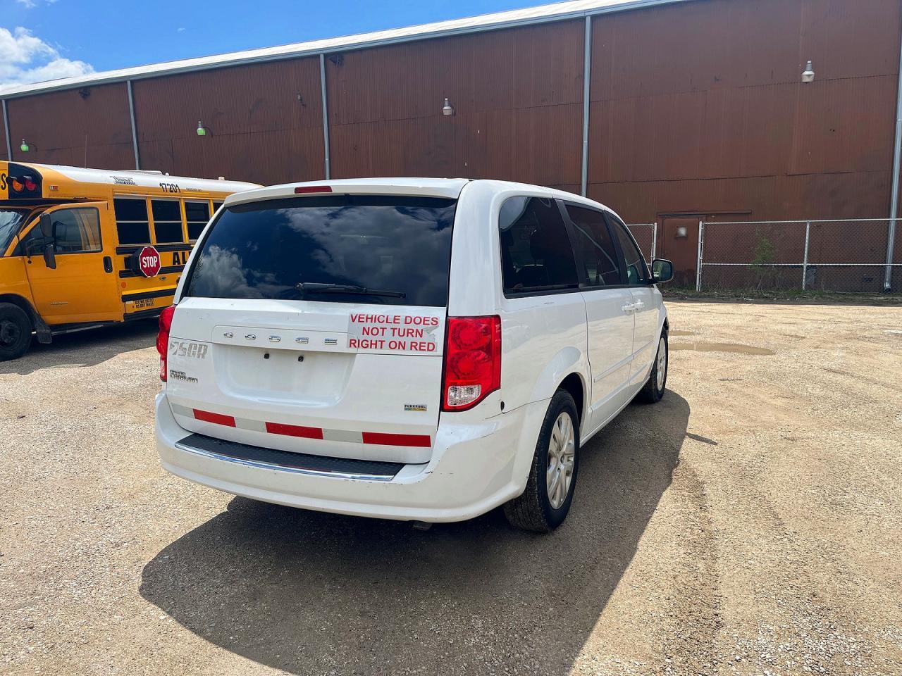 2016 Dodge Grand Caravan Se - zdjęcie 4