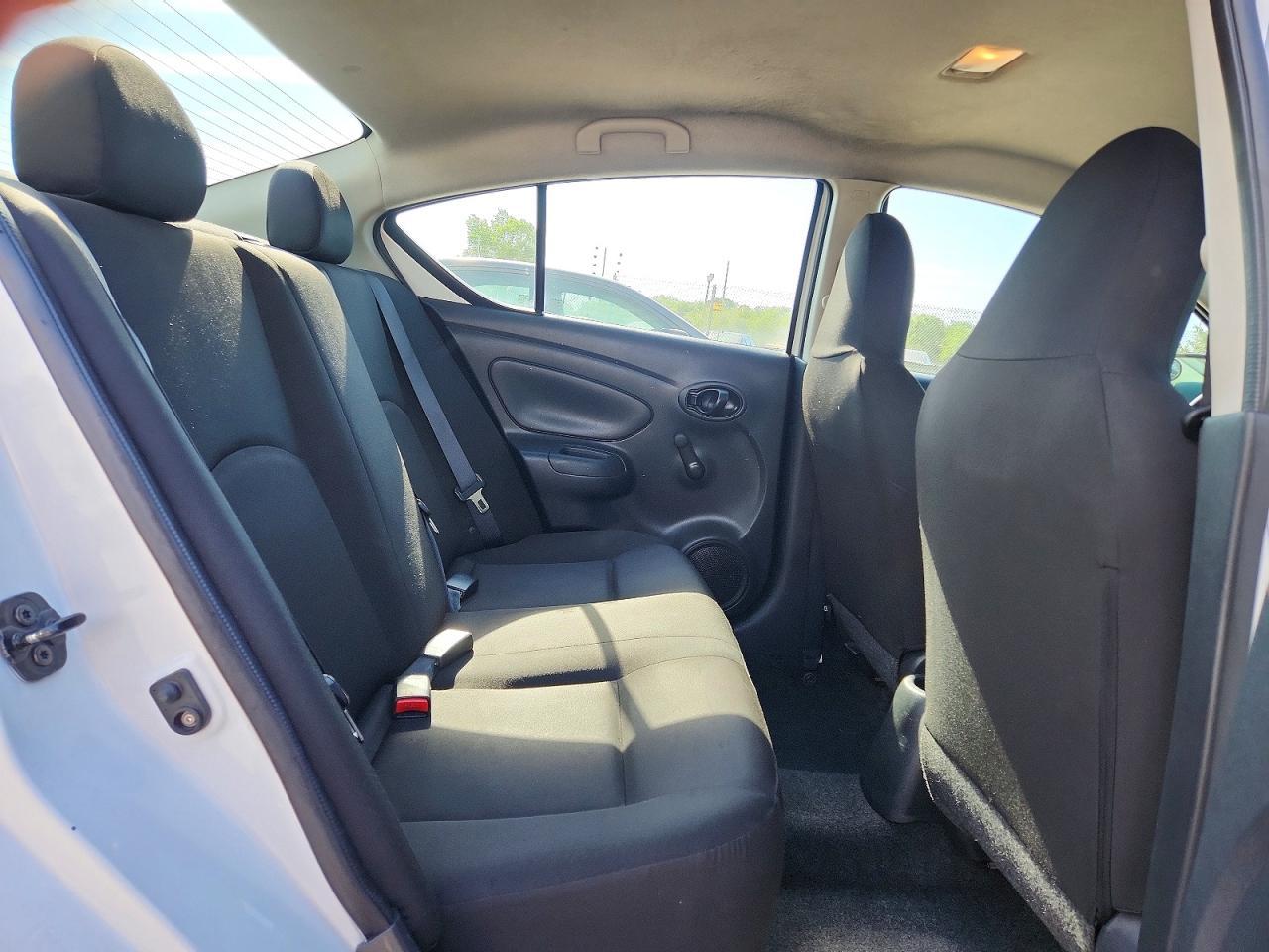2016 Nissan Versa 1.6 S - zdjęcie 10
