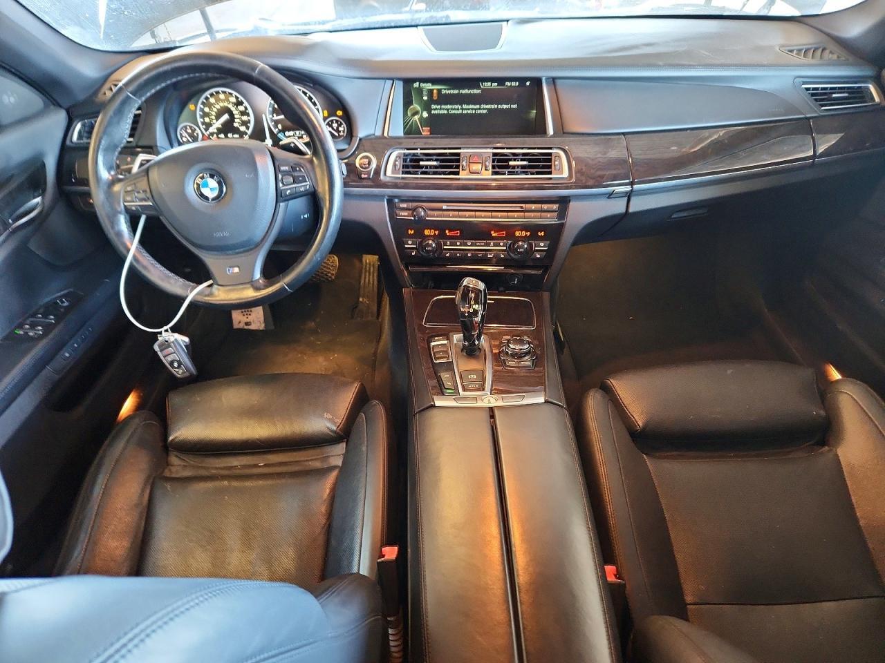 2013 BMW 750 I - zdjęcie 8