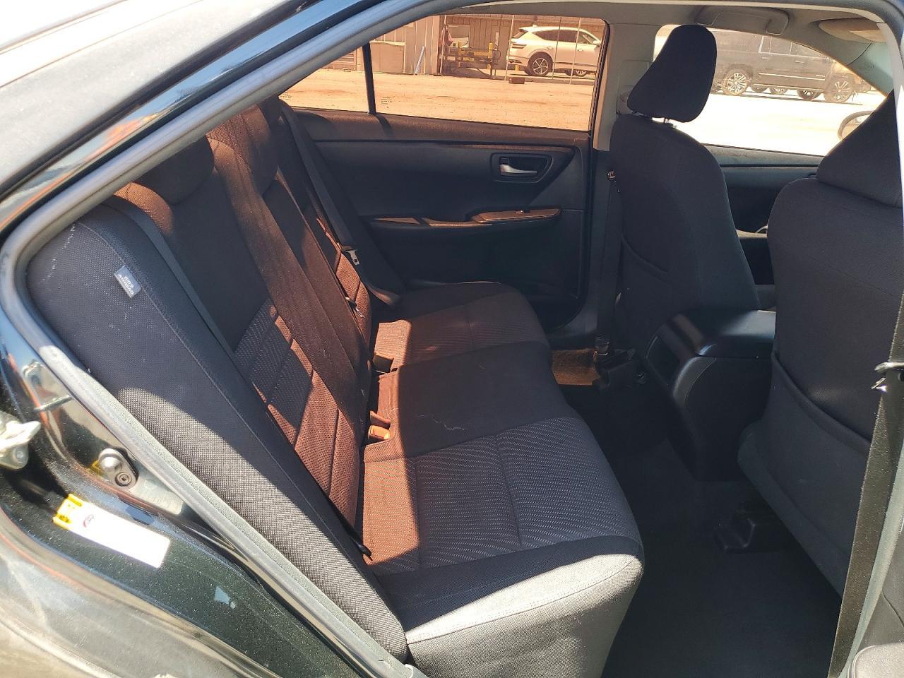 2016 Toyota Camry Le - zdjęcie 10