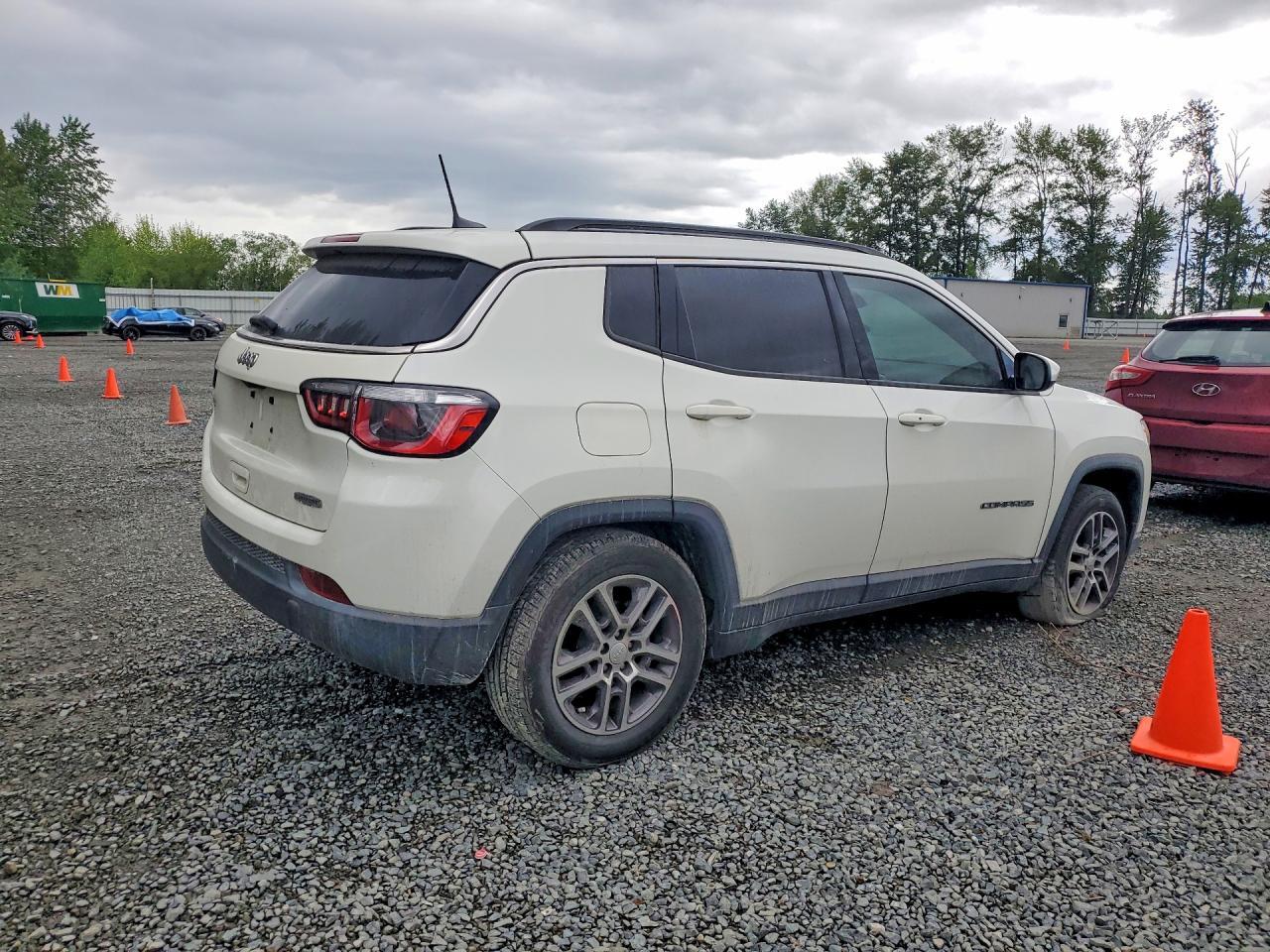 2017 Jeep Cherokee - zdjęcie 3