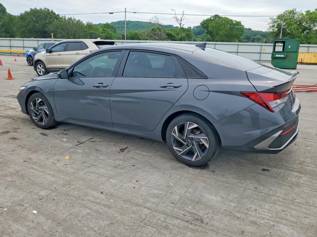 2025 Hyundai Elantra Sel Sport - zdjęcie 2