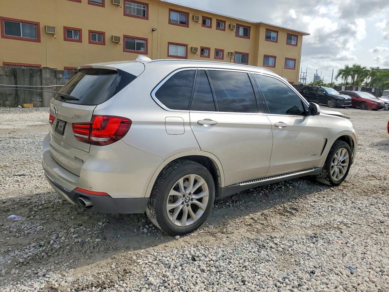 2015 BMW X5 xDrive35I - zdjęcie 3