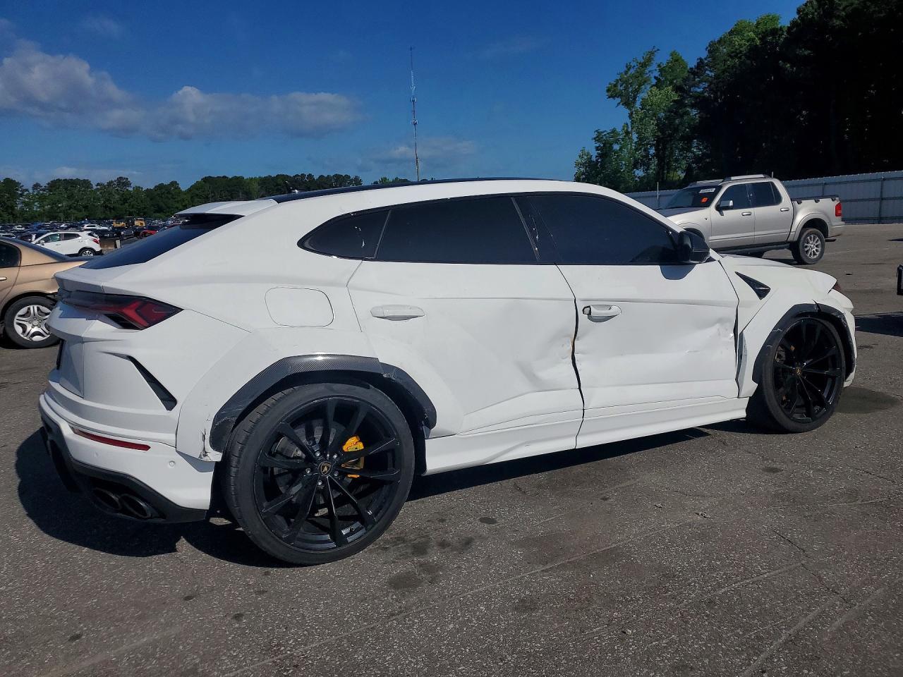 2019 Lamborghini Urus - zdjęcie 3