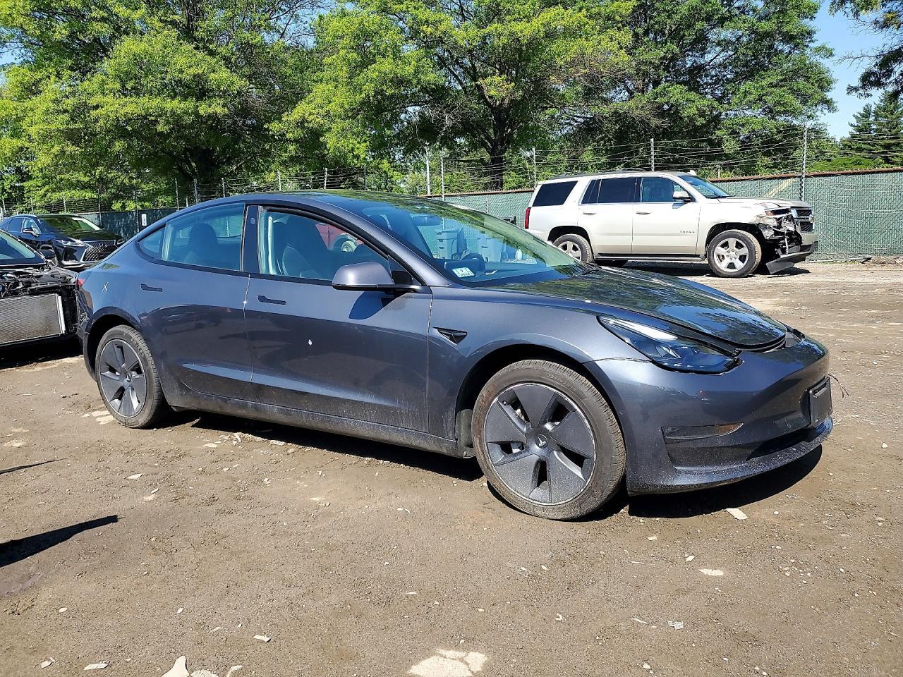 2022 Tesla Model 3 - zdjęcie 4