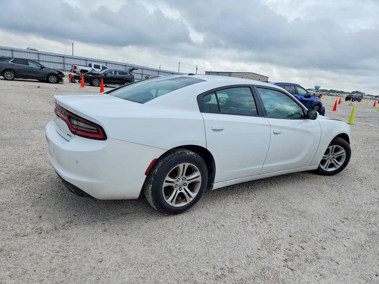2018 Dodge Charger Sxt - zdjęcie 3