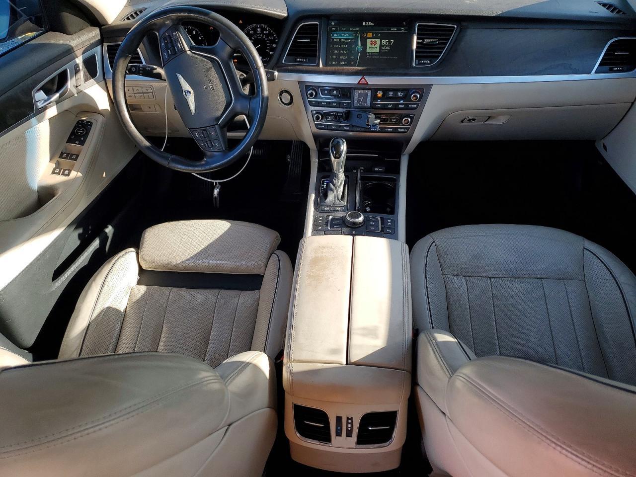 2015 Hyundai Genesis 3.8L - zdjęcie 8