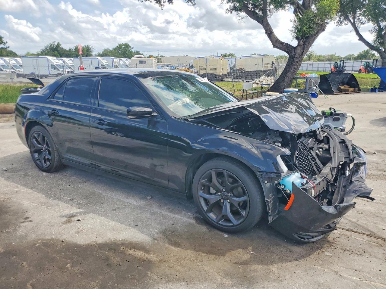 2023 Chrysler 300 S - zdjęcie 4