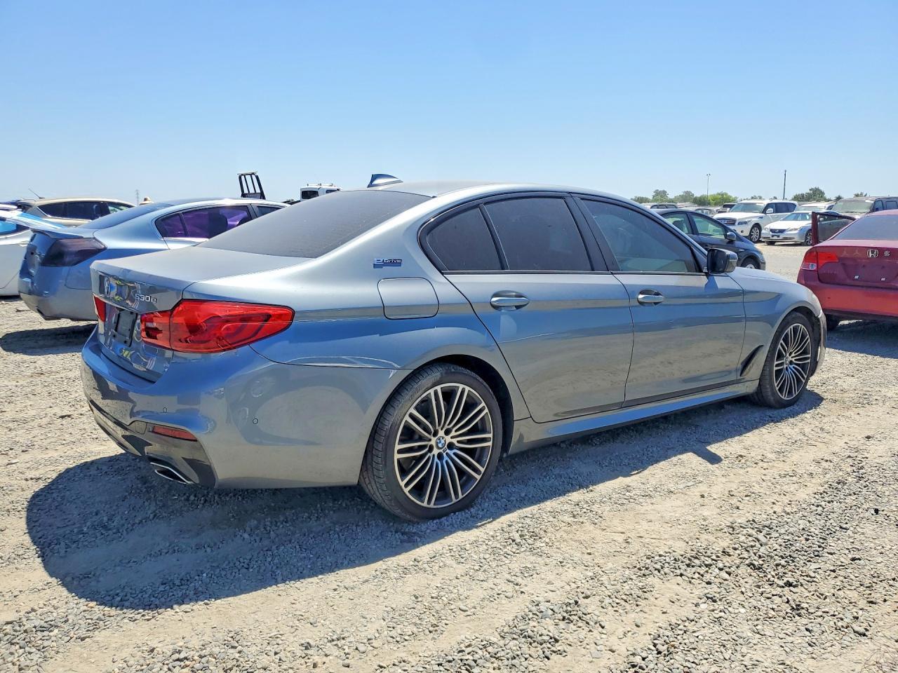 2019 BMW 530E - zdjęcie 3