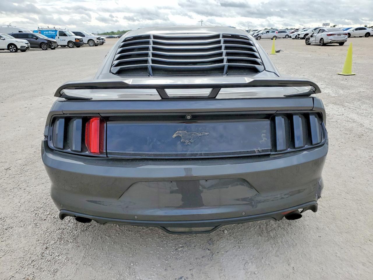 2017 Ford Mustang - zdjęcie 6