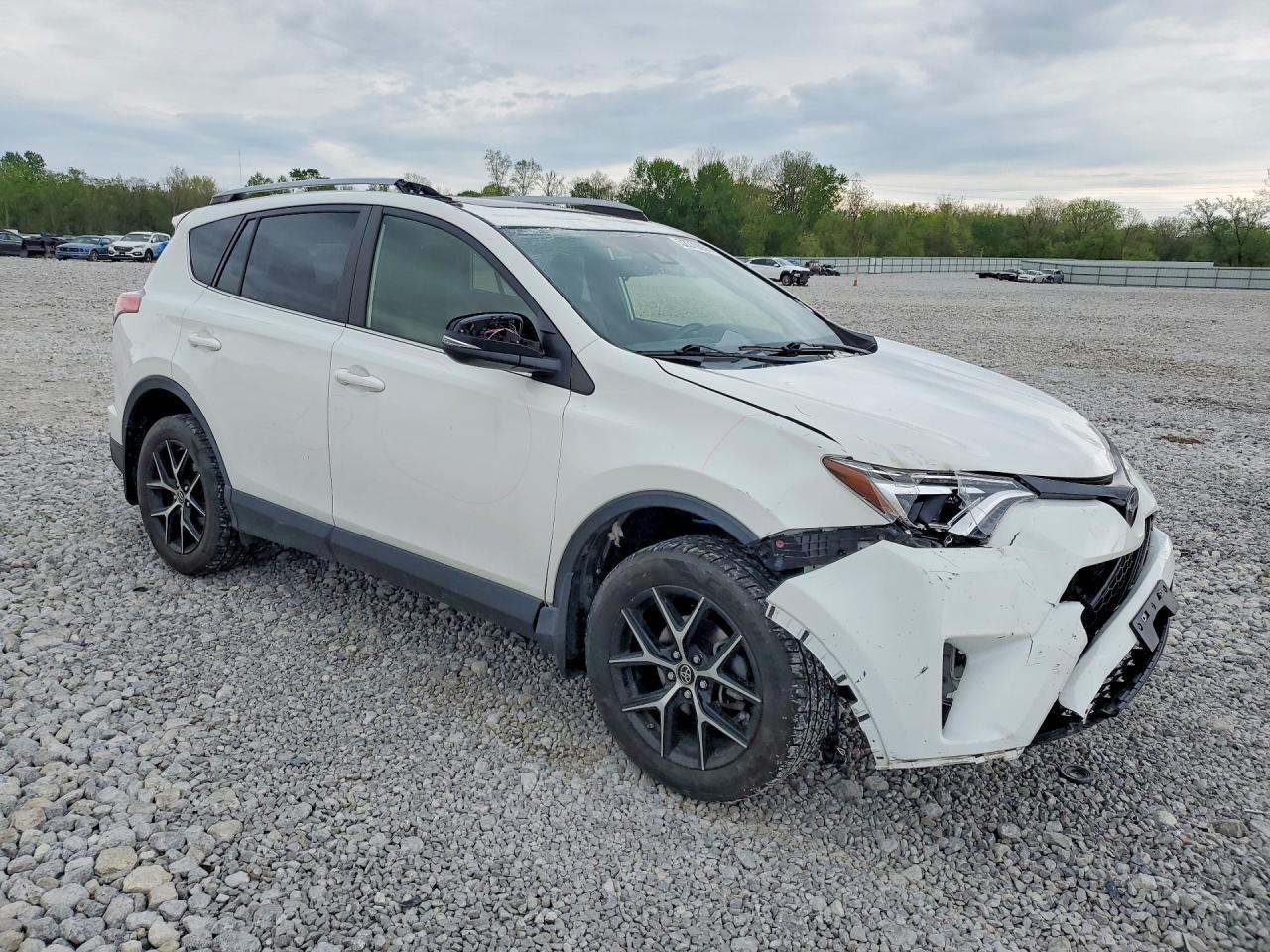 2017 Toyota Rav4 Se - zdjęcie 4