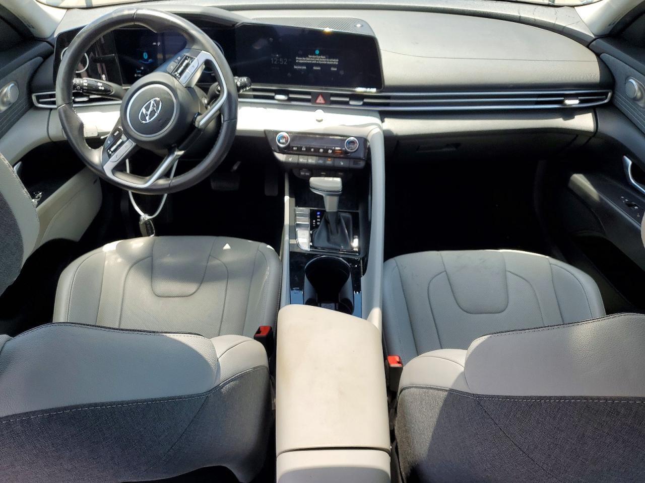 2023 Hyundai Elantra Limited - zdjęcie 8
