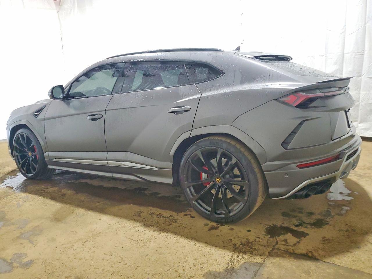 2022 Lamborghini Urus - zdjęcie 2