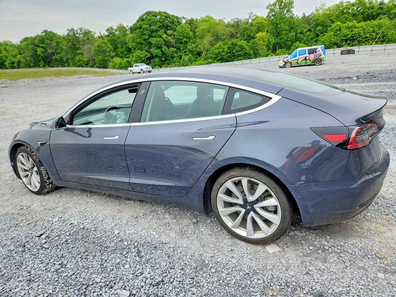 2018 Tesla Model 3 - zdjęcie główne