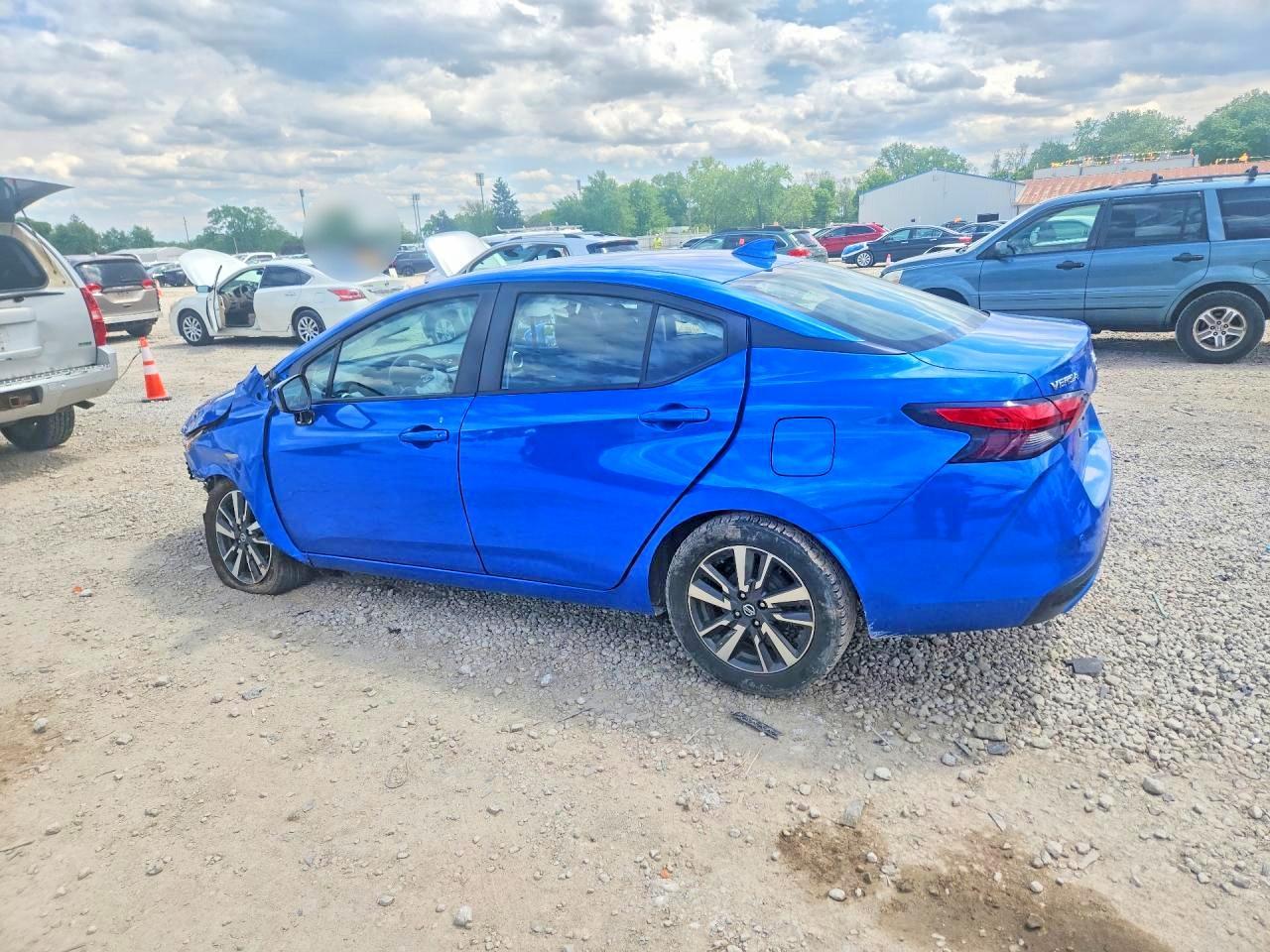 2022 Nissan Versa Sv - zdjęcie 2