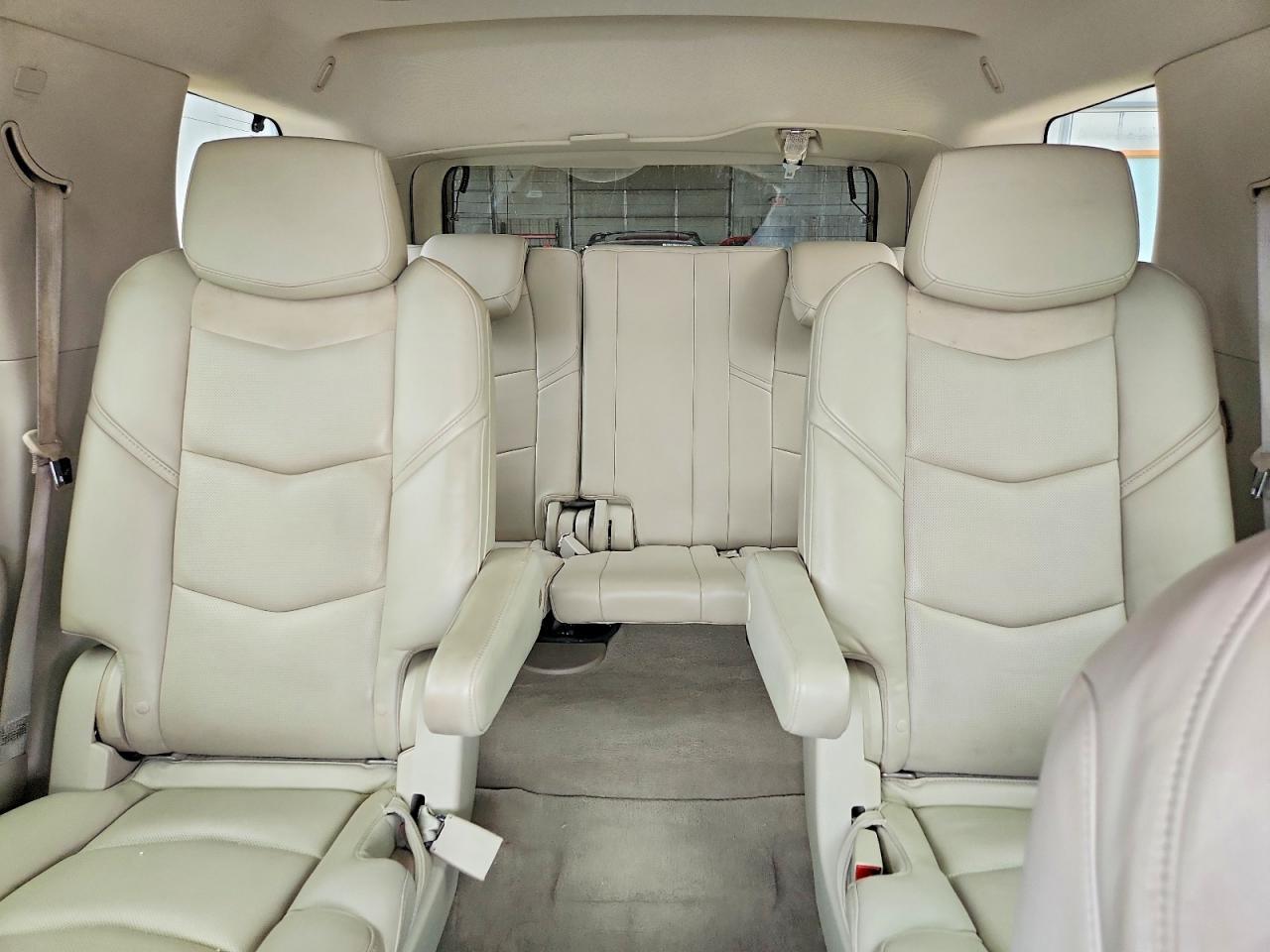 2015 Cadillac Escalade Luxury - zdjęcie 10