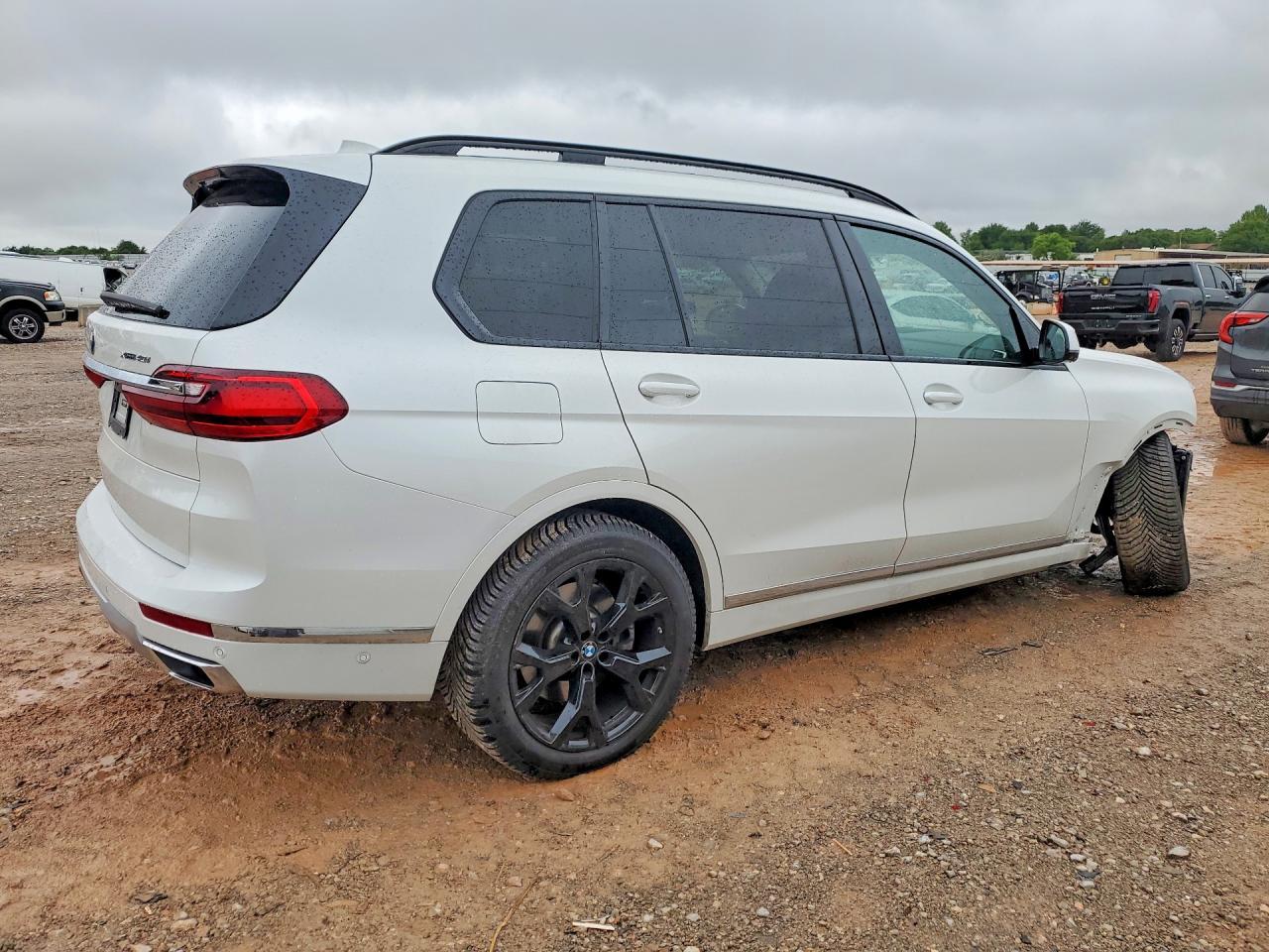 2022 BMW X7 xDrive40I - zdjęcie 3