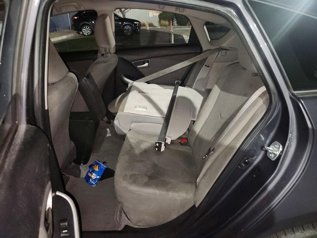 2015 Toyota Prius Plug-In Hybrid Base - zdjęcie 10