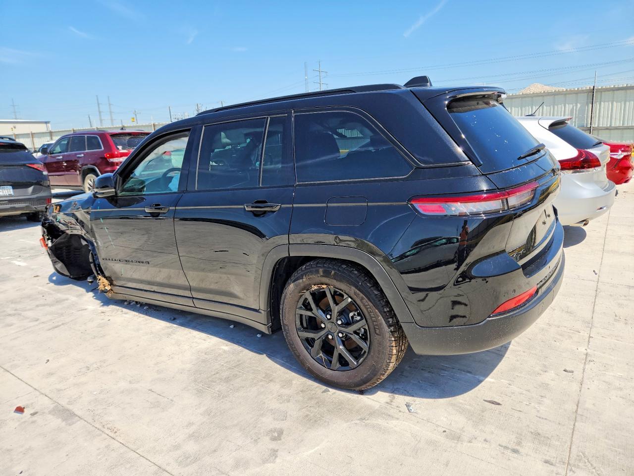 2025 Jeep Grand Cherokee Laredo - zdjęcie 2