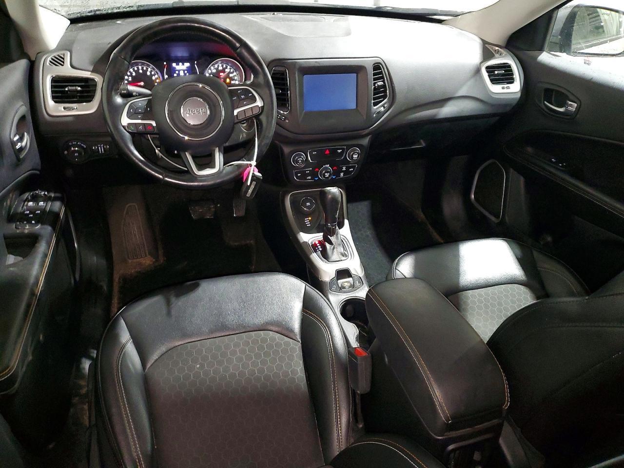 2019 Jeep Compass Latitude - zdjęcie 8