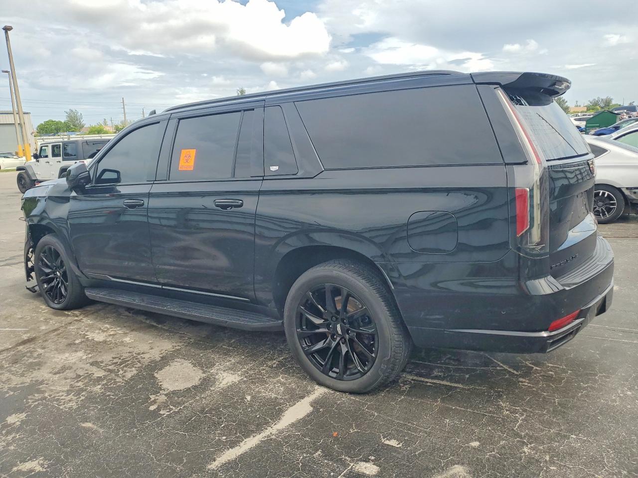 2021 Cadillac Escalade Esv Sport - zdjęcie 2