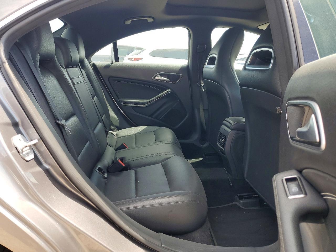 2015 Mercedes-Benz Cla 250 - zdjęcie 11