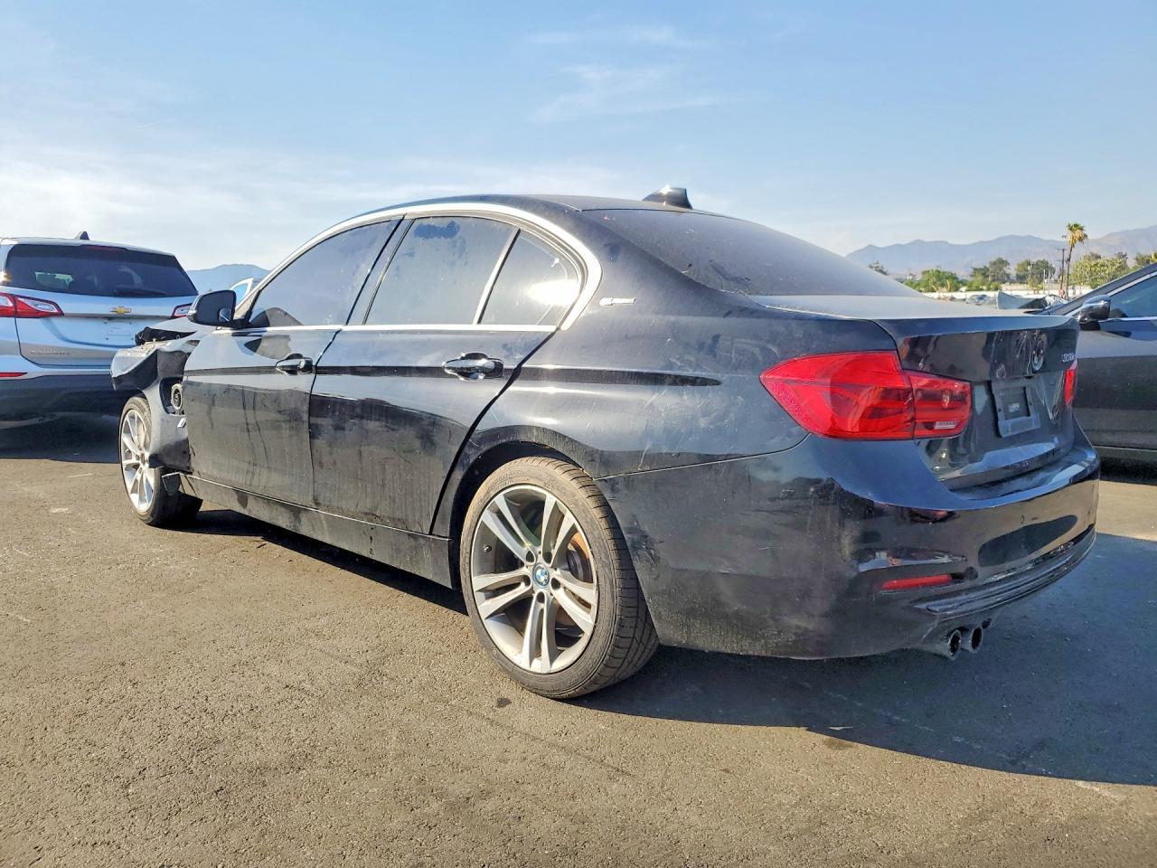2018 BMW 330E - zdjęcie 2