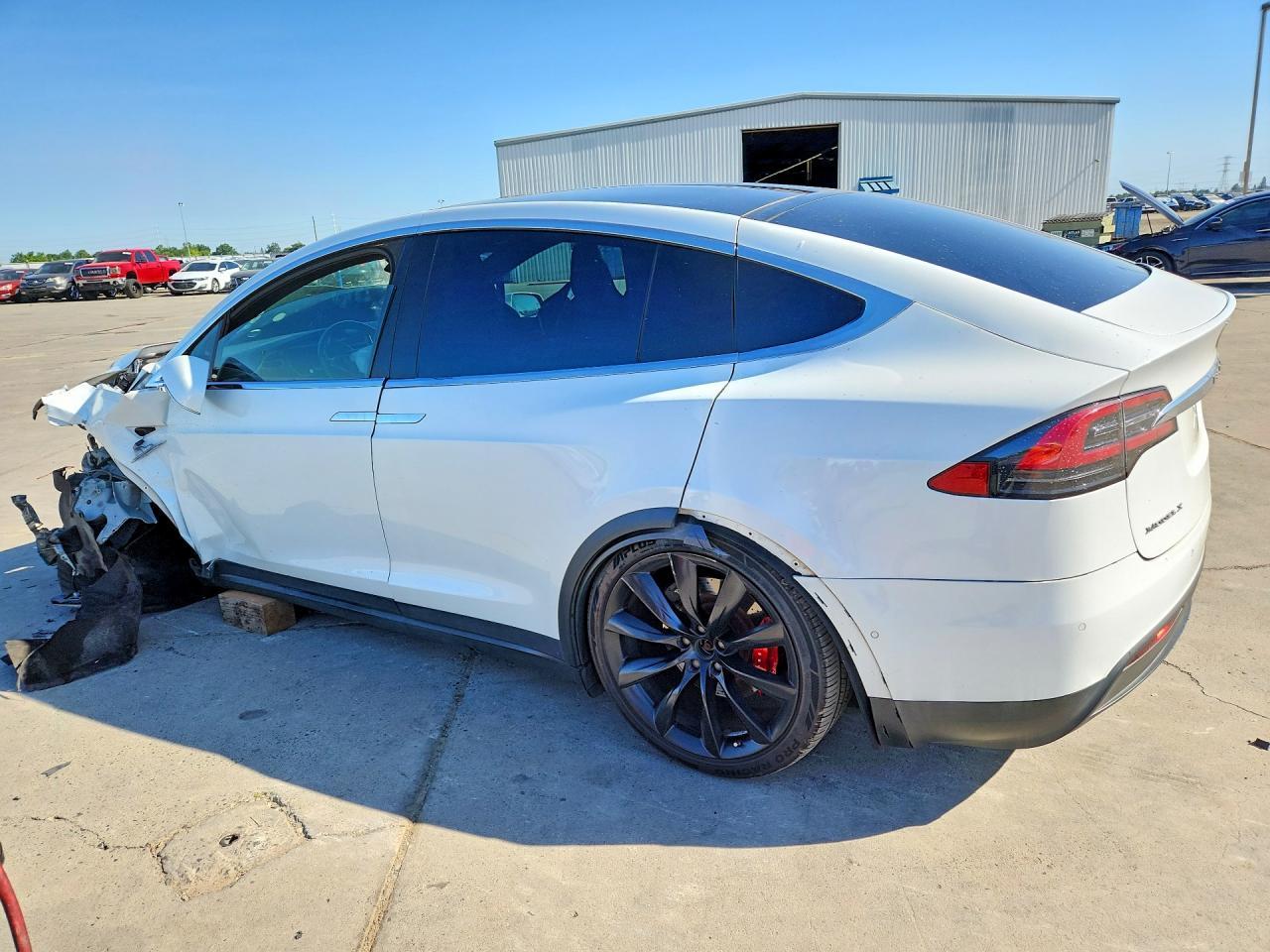 2016 Tesla Model X - zdjęcie 2