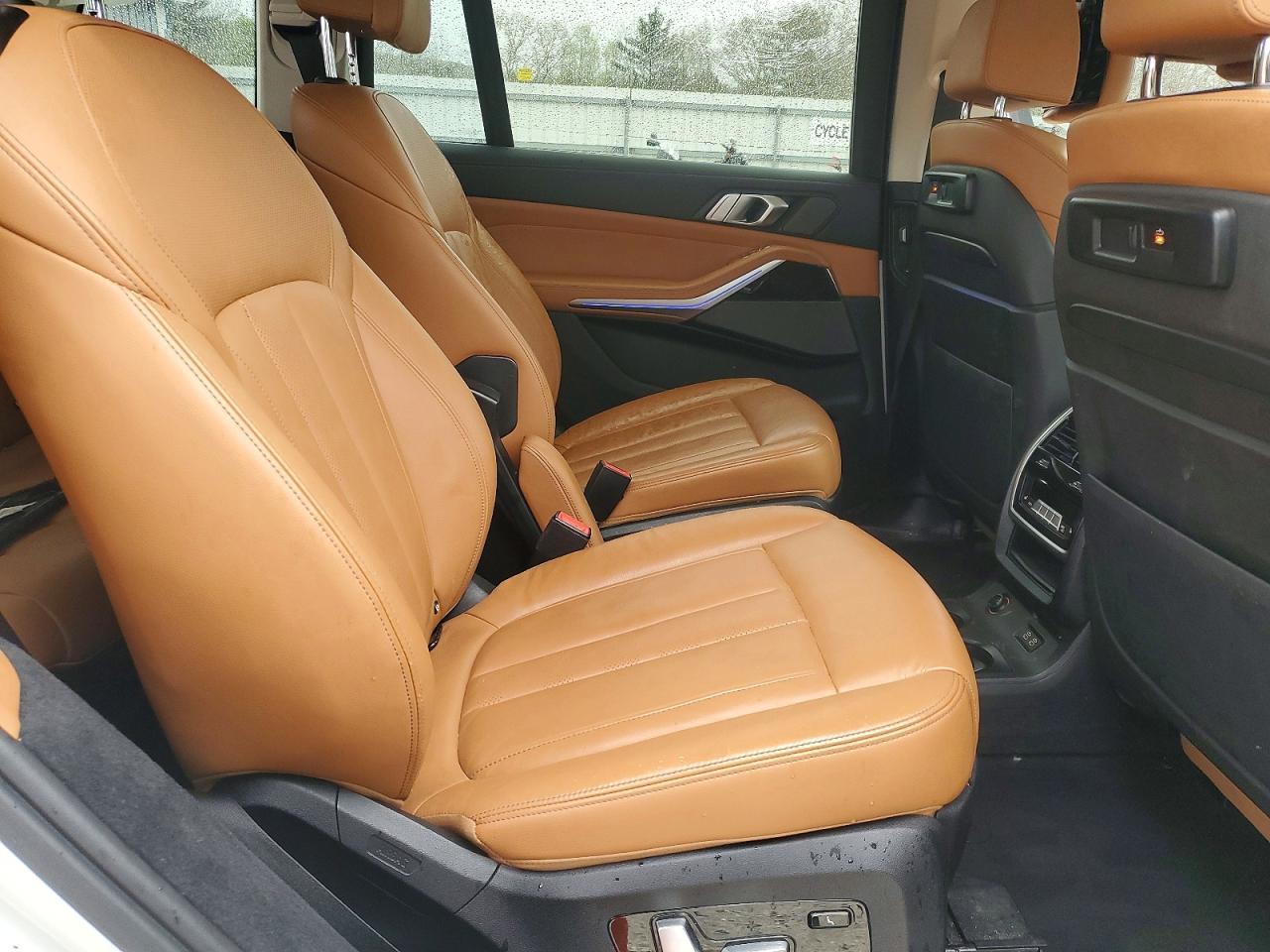 2020 BMW X7 xDrive40I - zdjęcie 11