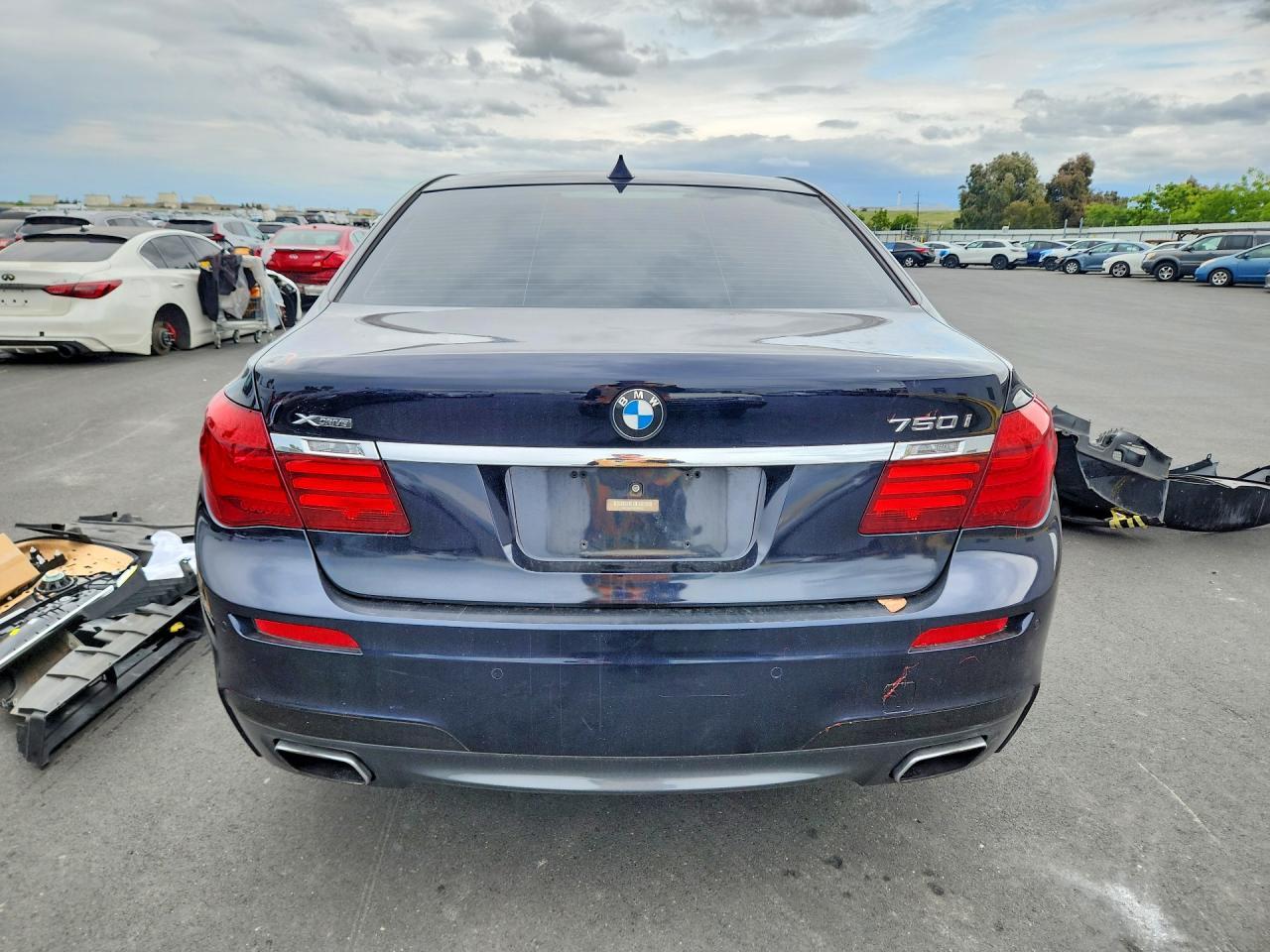 2015 BMW 750 Xi - zdjęcie 6