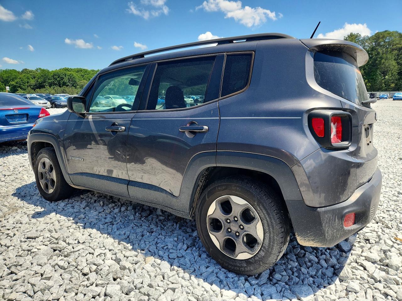 2016 Jeep Renegade Sport - zdjęcie 2